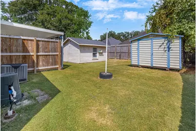 1021 West Drive, Port Neches, TX 77651 - Photo 15