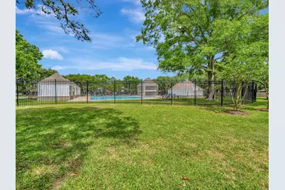 2806 Village Dale, Houston, TX 77059 - Photo 33