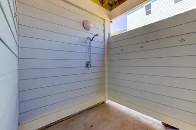 2332 Martinique, Crystal Beach, TX 77650 - Photo 9