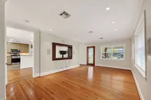 2010 Wakefield Dr, Houston, TX 77018 - Photo 5
