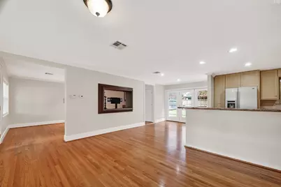 2010 Wakefield Drive, Houston, TX 77018 - Photo 9
