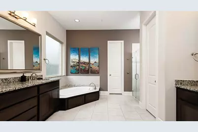 14 Red Barn Way, The Woodlands, TX 77389 - Photo 19