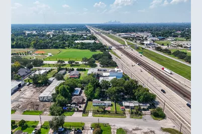 11110 E Hardy Road, Houston, TX 77093 - Photo 15