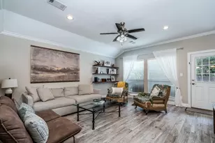 226 Foster St, Tomball, TX 77375 - Photo 13