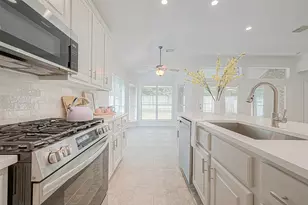 41 W Sienna Pl, The Woodlands, TX 77382 - Photo 23