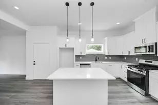 4413 Mallow St, Houston, TX 77051 - Photo 3