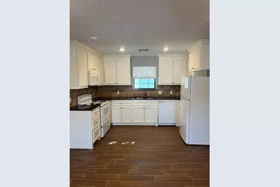 18222 Bonnie Alice Drive #B, Montgomery, TX 77316 - Photo 5