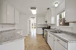 26900 Castlecliff Ln, Kingwood, TX 77339 - Photo 9