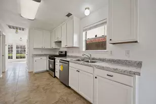 26900 Castlecliff Ln, Kingwood, TX 77339 - Photo 11