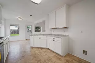 26900 Castlecliff Ln, Kingwood, TX 77339 - Photo 13