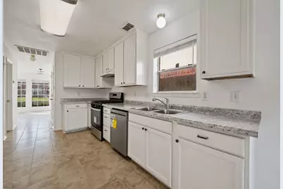 26900 Castlecliff Lane, Kingwood, TX 77339 - Photo 11