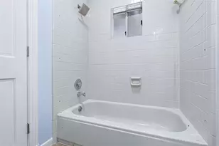 7839 Goode St, Houston, TX 77012 - Photo 17