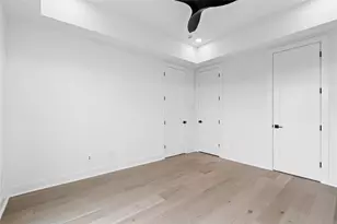 1030 W 24th St, Houston, TX 77008 - Photo 7