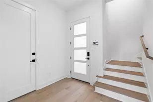 1030 W 24th St, Houston, TX 77008 - Photo 3