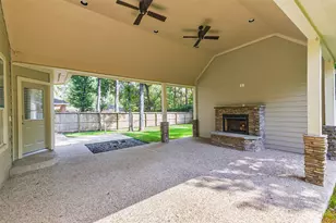 15 Filigree Pines Pl, The Woodlands, TX 77382 - Photo 43