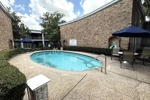 2121 Fountain View Dr, Houston, TX 77057 - Photo 25