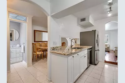 2121 Fountain View Drive #H1, Houston, TX 77057 - Photo 13