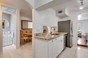 2121 Fountain View Dr, Houston, TX 77057 - Photo 13