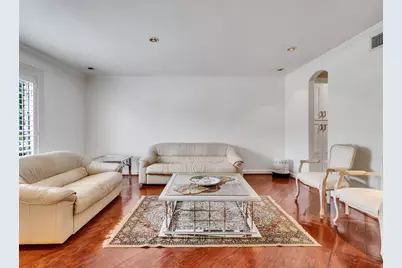 2121 Fountain View Drive #H1, Houston, TX 77057 - Photo 1