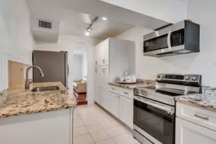 2121 Fountain View Dr, Houston, TX 77057 - Photo 11