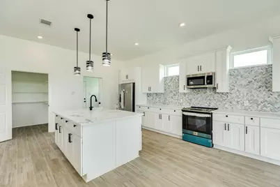 302 Colt Trail, Angleton, TX 77515 - Photo 15