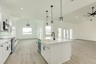 302 Colt Trail, Angleton, TX 77515 - Photo 17