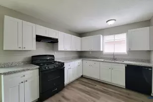 3121 Proswimmer St, Houston, TX 77088 - Photo 11