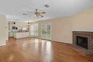 1102 Mabry Mill Rd, Houston, TX 77062 - Photo 3