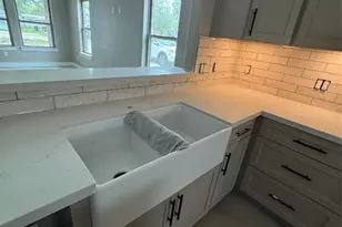 1209 S 14th St, Nederland, TX 77627 - Photo 5