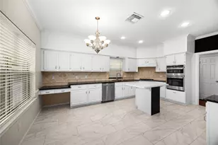 3318 Virgin Island Dr, Sugar Land, TX 77479 - Photo 5