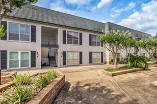 1800 Stoney Brook Dr, Houston, TX 77063 - Photo 3