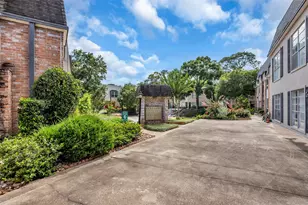 1800 Stoney Brook Dr, Houston, TX 77063 - Photo 21