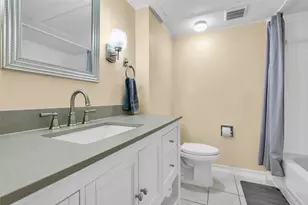 1800 Stoney Brook Dr, Houston, TX 77063 - Photo 19