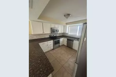 10102 Old Towne Lane, Sugar Land, TX 77498 - Photo 9