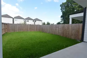 5935 Cebra St, Houston, TX 77091 - Photo 13