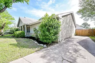 4218 Bridledon Ln, Houston, TX 77014 - Photo 5