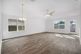 205 Bryan Wy, Angleton, TX 77515 - Photo 5