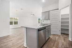 205 Bryan Wy, Angleton, TX 77515 - Photo 7