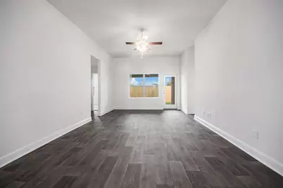 205 Bryan Way, Angleton, TX 77515 - Photo 9