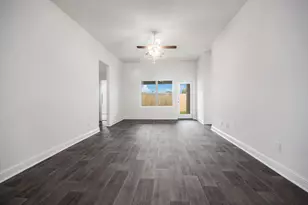 205 Bryan Wy, Angleton, TX 77515 - Photo 9