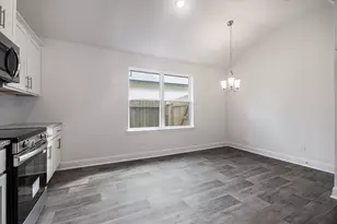 205 Bryan Wy, Angleton, TX 77515 - Photo 7