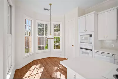 3245 Maroneal Street, Houston, TX 77025 - Photo 11