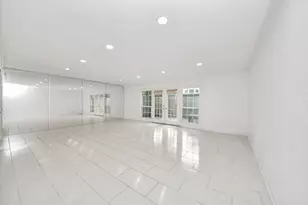 832 Wax Myrtle Ln, Houston, TX 77079 - Photo 11