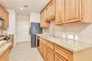 16518 Strathmore Manor Ln, Houston, TX 77090 - Photo 9