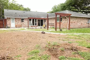 8335 Langdon Ln, Houston, TX 77036 - Photo 37