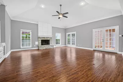 10310 Chevy Chase Drive, Houston, TX 77042 - Photo 5