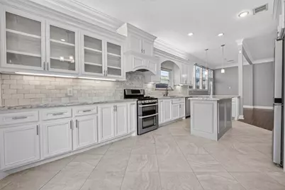 10310 Chevy Chase Drive, Houston, TX 77042 - Photo 13
