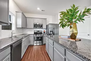 8935 Beacon Mill Dr, Cypress, TX 77433 - Photo 5