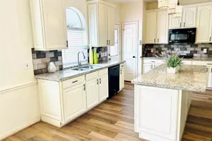 3602 Garrettsville Dr, Pearland, TX 77584 - Photo 5