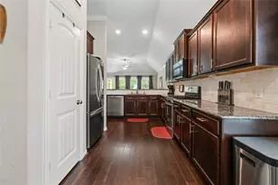 2818 Ridgecliff Ct, Conroe, TX 77301 - Photo 11